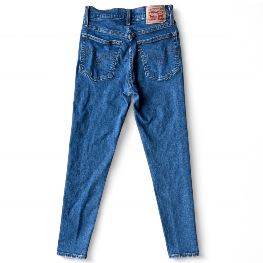Levi's Women's Skinny Jeans in Blue - Picture 6 of 8